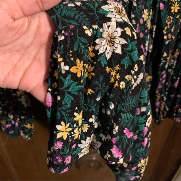 🌷Vibrant & Floral🌻 Old Navy Tiered Blouse - Picture 2 of 5